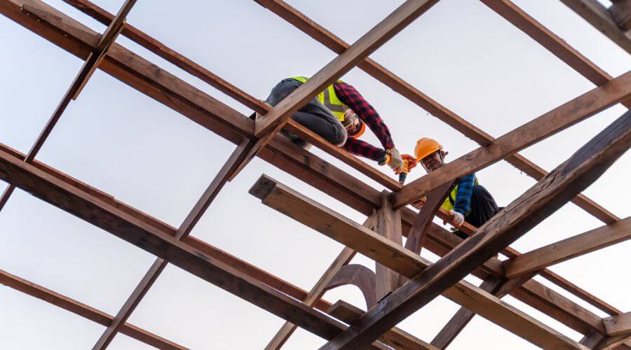 Expert new roof installation services in White City, OR